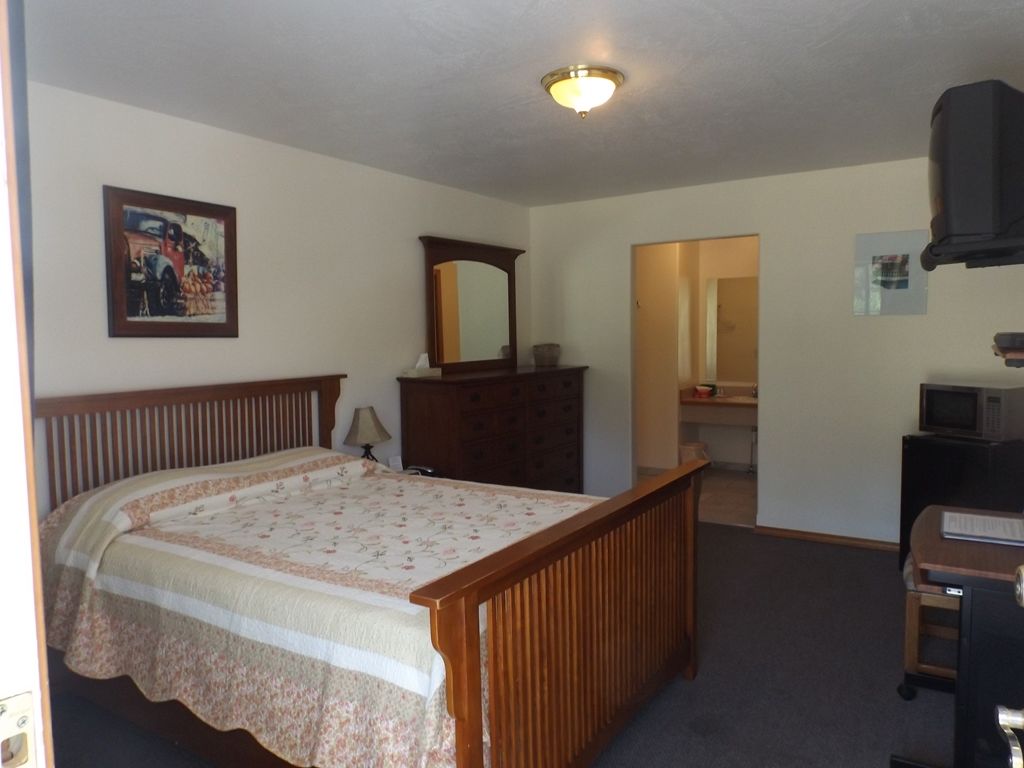 Clark Fork Lodge Room photo